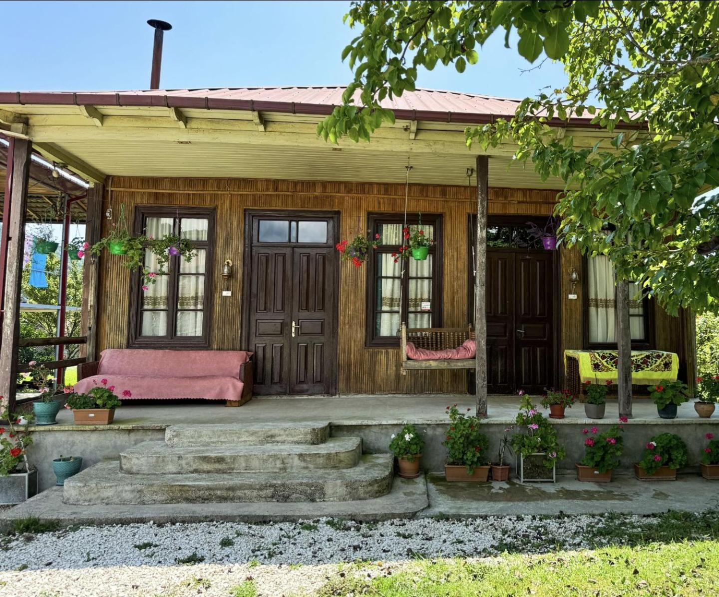 Martvili Guest House Oasis Exterior photo