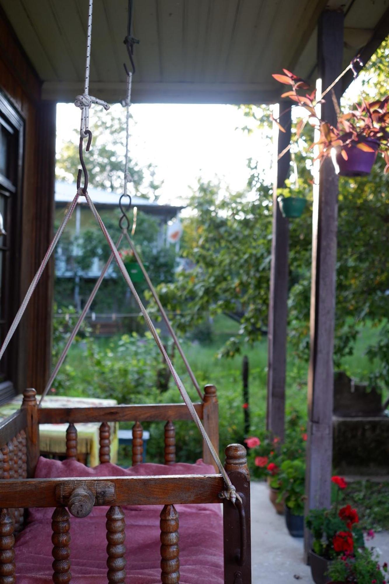 Martvili Guest House Oasis Exterior photo